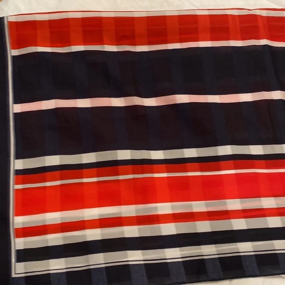 Women’s square scarf